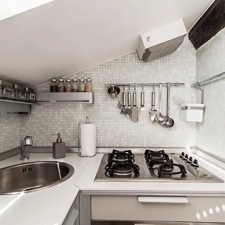 Lägenhet La Mansardina Di Giuly By Quokka 360 - Bright Attic In The Centre Of