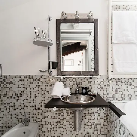 La Mansardina Di Giuly By Quokka 360 - Bright Attic In The Centre Of * Como