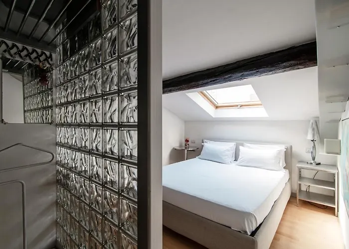 La Mansardina Di Giuly By Quokka 360 - Bright Attic In The Centre Of * Como