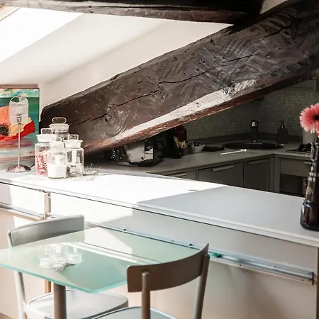 La Mansardina Di Giuly By Quokka 360 - Bright Attic In The Centre Of Appartamento